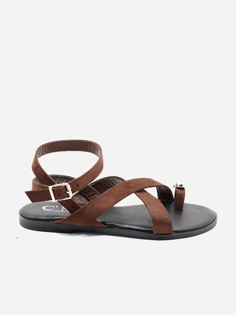 Platte sandalen met gekruiste bandjes Bruin - Kiabi