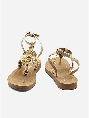 Platte sandalen met parelversieringen