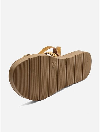 Platte sandalen met parelversieringen