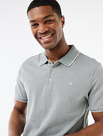 Polo avec broderie sur poitrine