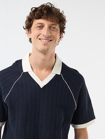 Polo en matière fantaisie col polo sans boutons