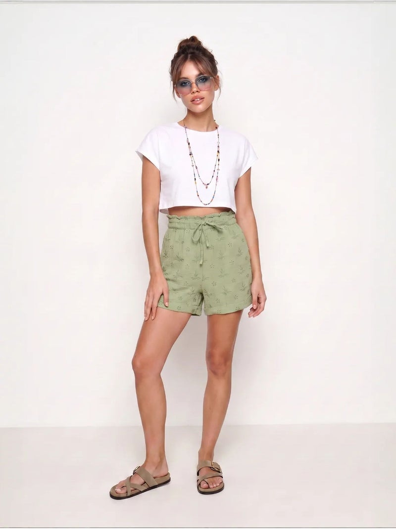 Prachtige mini-shorts met hoge taille, trekkoord en biesdetails. Istanbul Groen - Kiabi