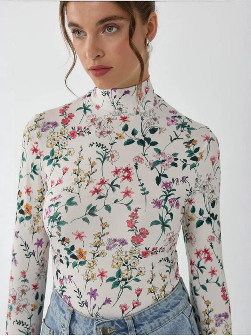 Pull à manches longues à imprimé floral hiccup - Kiabi Pull à manches longues à imprimé floral hiccup - Kiabi