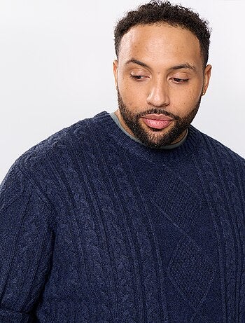 Pull à torsades à col rond