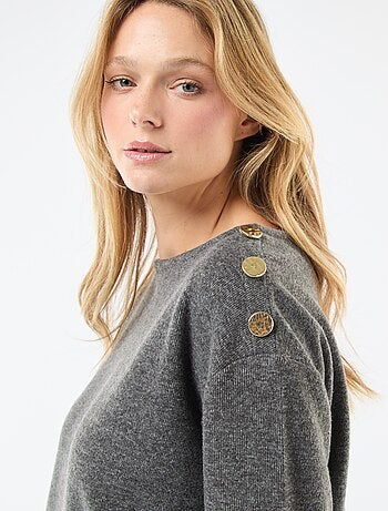 Pull avec boutons fantaisies dorés à l'épaule