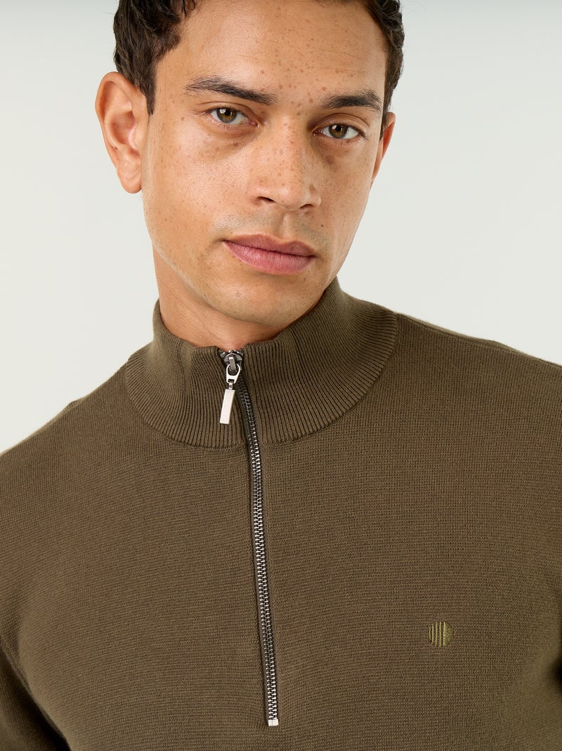 Pull avec col montant zippé Kaki - Kiabi