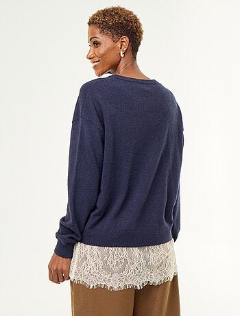 Pull avec empiècement en dentelle