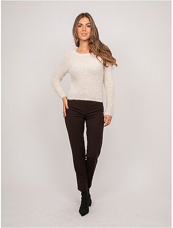 Pull court en maille poilue encolure dégagée kynaelle
