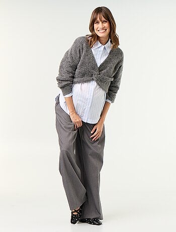 Pull de maternité cropped twisté