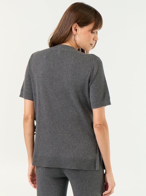 Pull de maternité manches courtes avec fentes lacées - Kiabi Pull de maternité manches courtes avec fentes lacées - Kiabi
