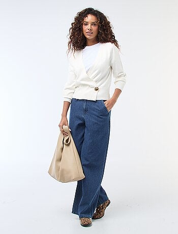 Pull effet gilet cache-coeur avec bouton doré