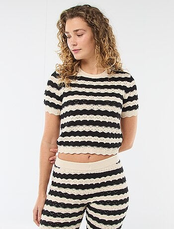 Pull en crochet à manches courtes