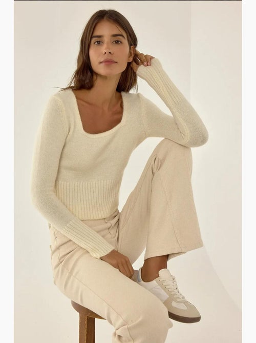 Pull en maille à col carré et détails côtelés - Kiabi Pull en maille à col carré et détails côtelés - Kiabi
