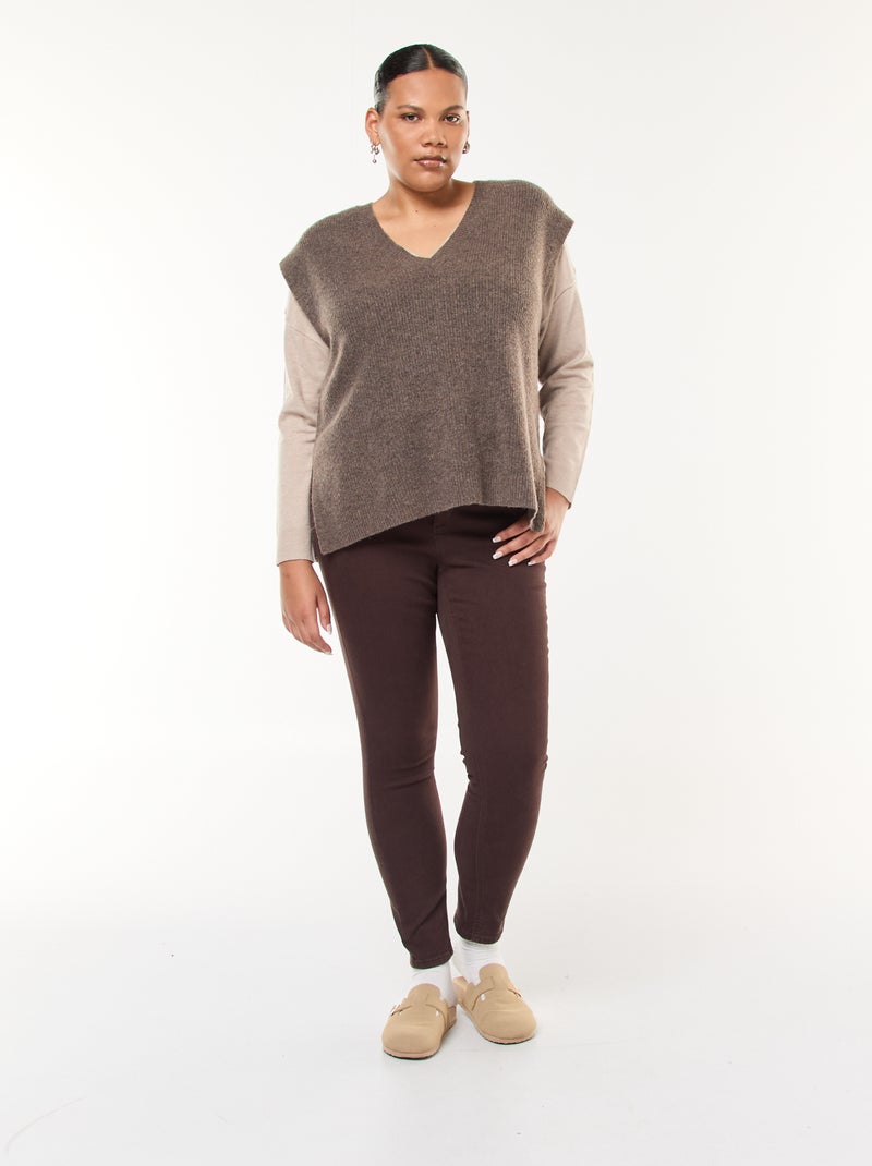 Pull en maille fine avec col V Beige - Kiabi