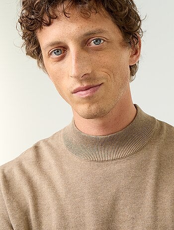 Pull en maille fine jauge avec col montant