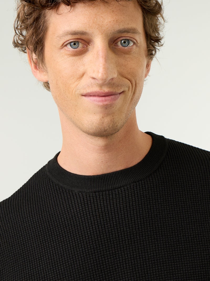 Pull en maille gaufrée à col rond Noir - Kiabi