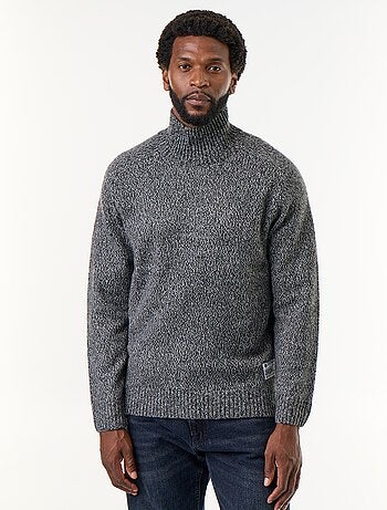Pull en maille grosse jauge à col montant