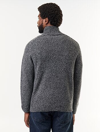 Pull en maille grosse jauge à col montant
