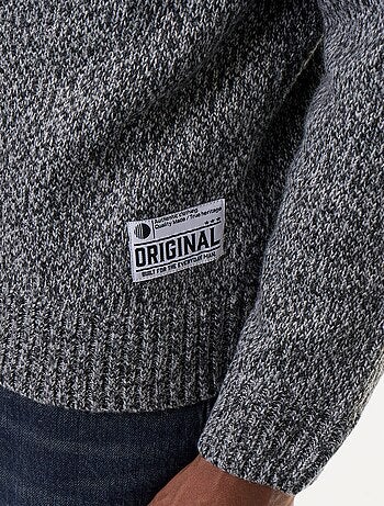 Pull en maille grosse jauge à col montant