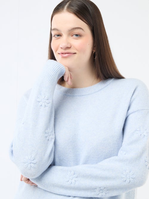 Pull en maille grosse jauge à manches longues avec broderies fleurs - Kiabi