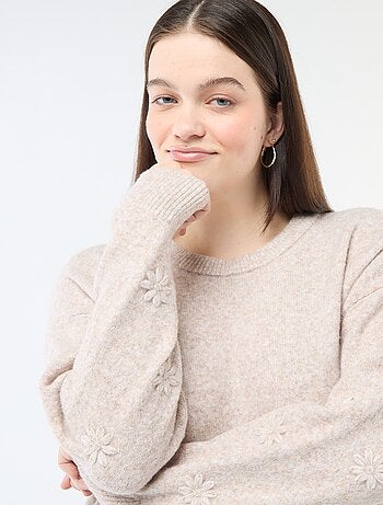 Pull en maille grosse jauge à manches longues avec broderies fleurs