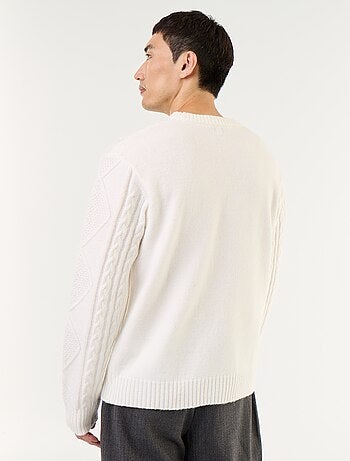 Pull en maille grosse jauge avec torsades