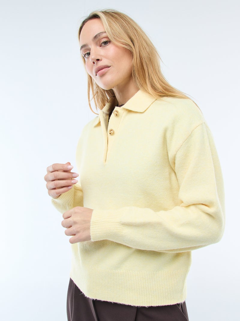 Pull en maille grosse jauge avec un col polo Jaune - Kiabi