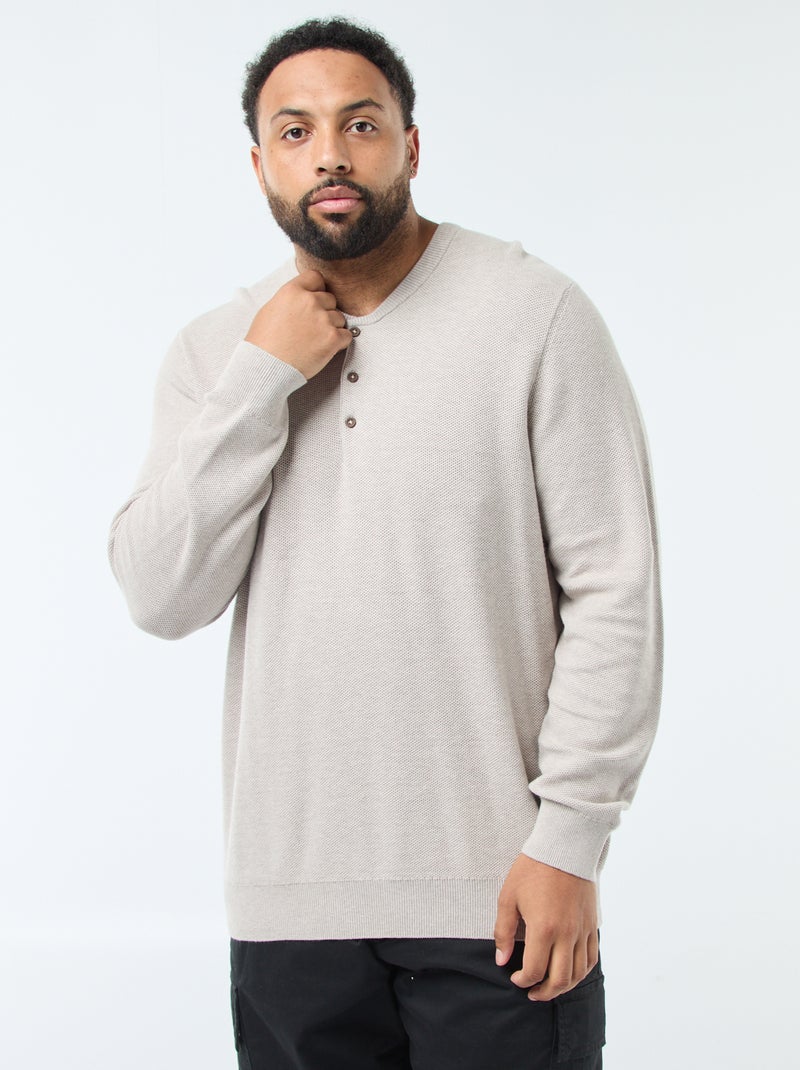 Pull en maille piquée avec col rond boutonné Beige - Kiabi