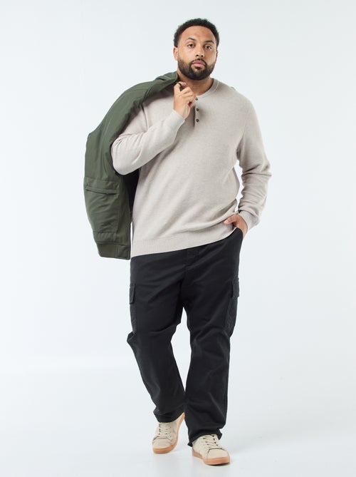 Pull en maille piquée avec col rond boutonné - Kiabi