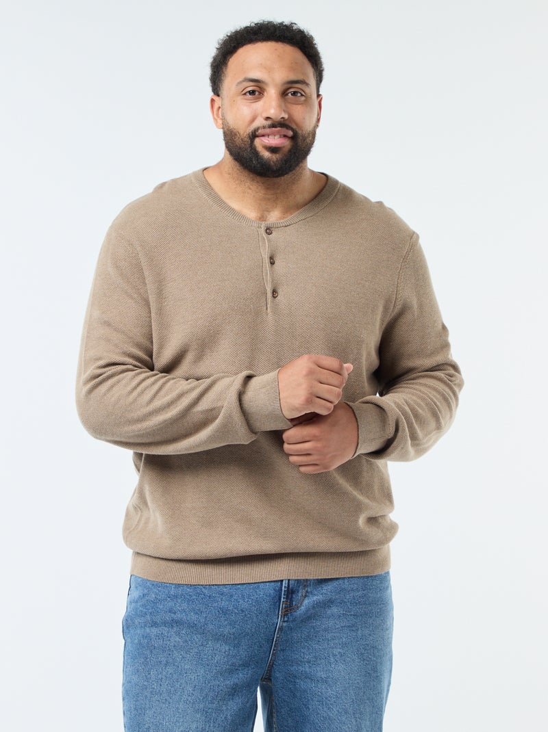 Pull en maille piquée avec col rond boutonné Marron - Kiabi