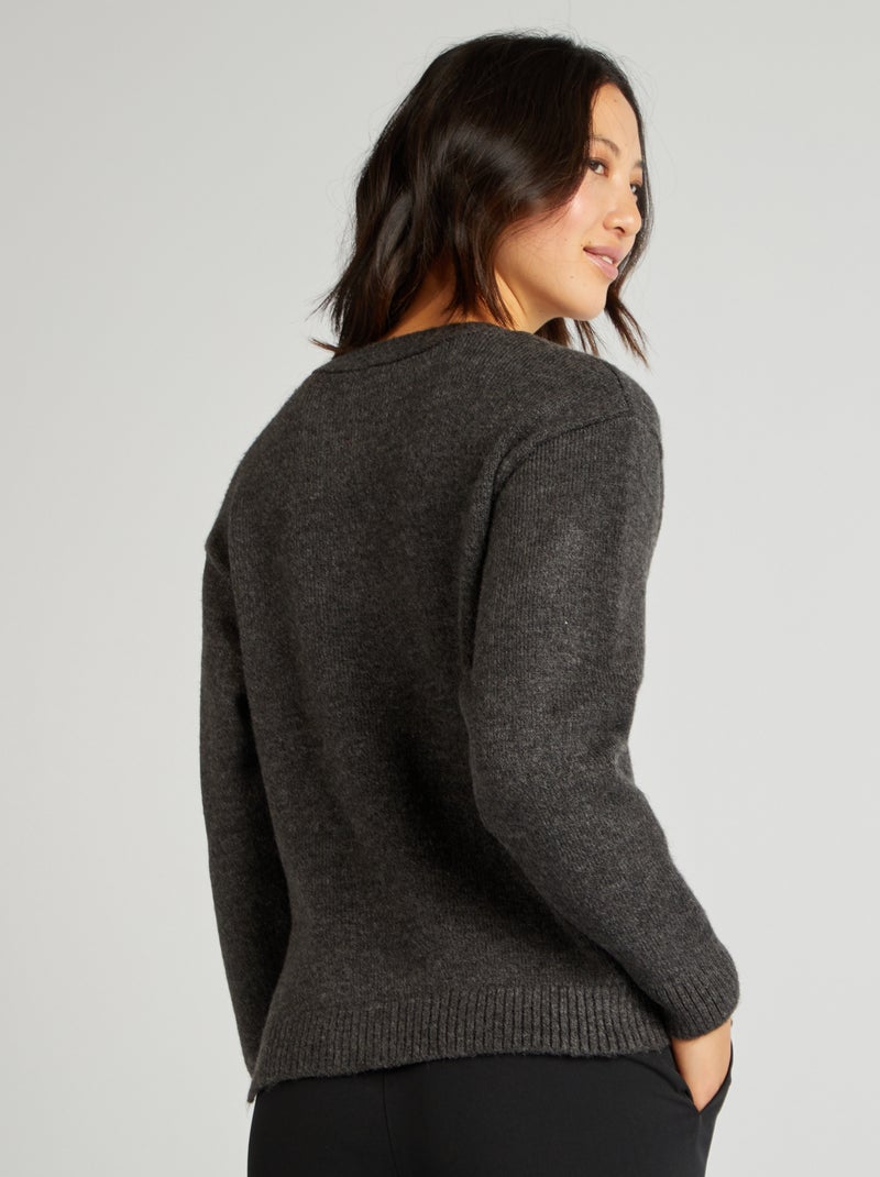 Pull en maille tricot avec chaine dorée fantaisie Gris - Kiabi