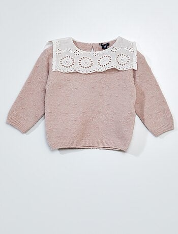 Pull en maille tricot avec col en broderies anglaises