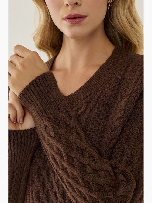 Pull en tricot à tresses et col en V - Kiabi Pull en tricot à tresses et col en V - Kiabi