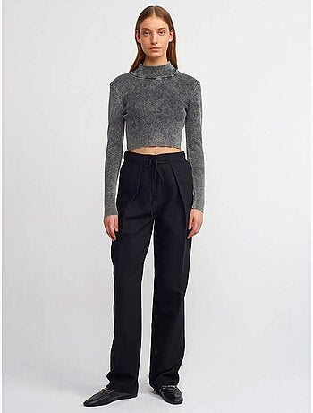 Pull femme court en maille côtelée à col montant dilvin