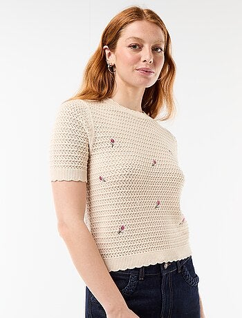 Pull manches courtes à fleurs brodées