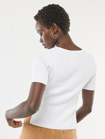 Pull manches courtes avec boutons fantaisie