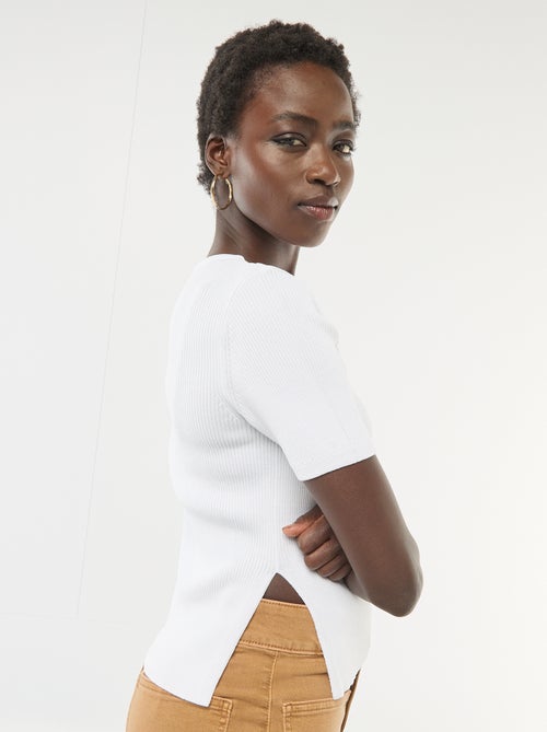 Pull manches courtes avec boutons fantaisie - Kiabi