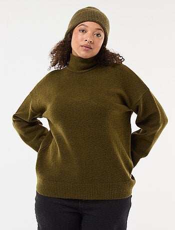 Pull montant avec fente bijou au dos