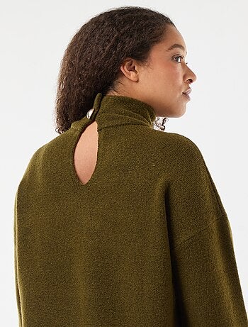 Pull montant avec fente bijou au dos