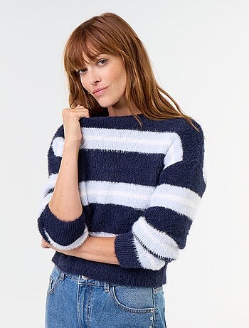 Pull poilu rayé à col rond