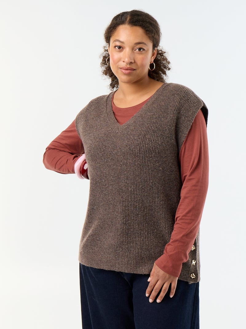 Pull sans manches avec bijoux fantaisies dorés Marron - Kiabi