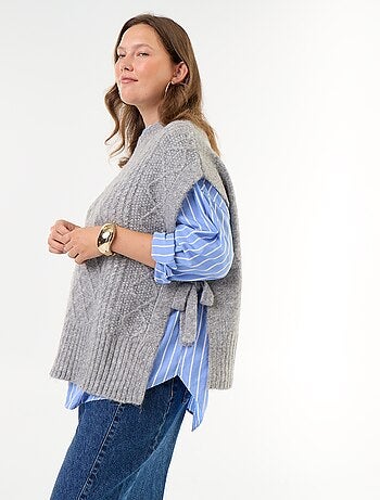 Pull sans manches avec nouette sur les côtés