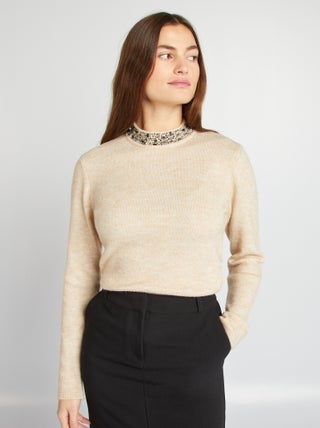 Pull uni avec col montant à strass