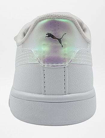 'Puma'-sneakers met holografische print