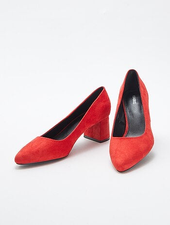 Pumps van suedine met vierkante hakken