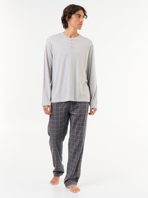 Pyjama T-shirt + flanellen broek - 2-delig - Kiabi Pyjama T-shirt + flanellen broek - 2-delig - Kiabi