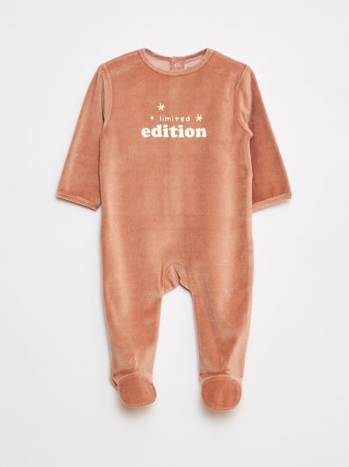 Pyjama van fleecestof met voetjes en applicatie - Kiabi