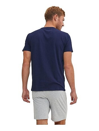 Pyjamaset voor heren van katoen met korte mouwen en t-shirt met ronde hals.