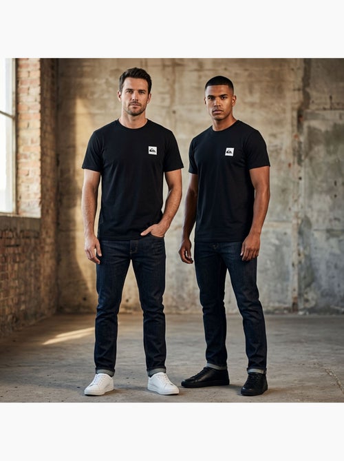 Quiksilver Pack de 2 T Shirts Homme 100% Coton Col Rond ou Col V - Kiabi Quiksilver Pack de 2 T Shirts Homme 100% Coton Col Rond ou Col V - Kiabi