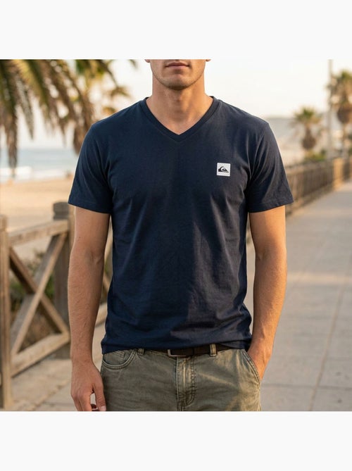 Quiksilver Set van 2 heren T-shirts 100% katoen, ronde hals of V-hals - Kiabi Quiksilver Set van 2 heren T-shirts 100% katoen, ronde hals of V-hals - Kiabi